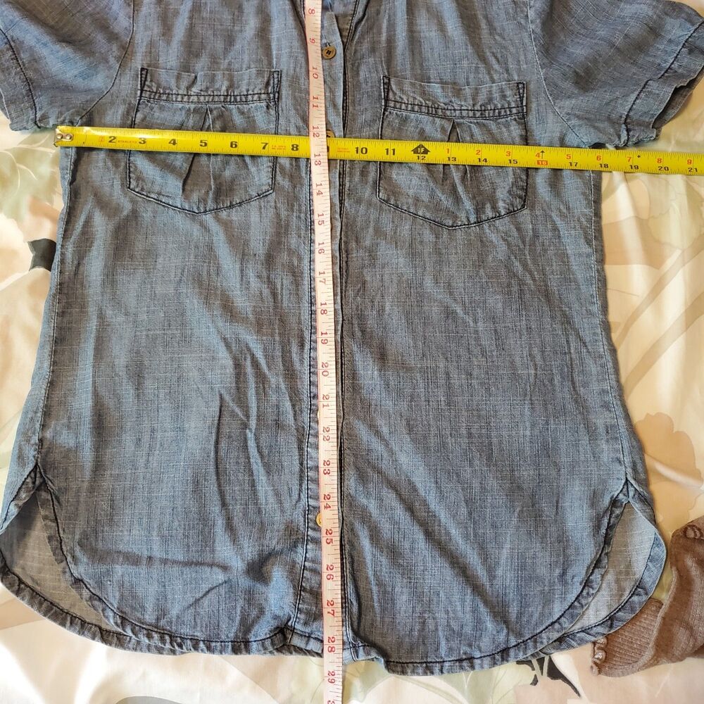 Trina Turk Linen Tencel Blend Chambray Demin Button Up Top Size XS Western Prepp - Picture 10 of 10